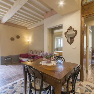 https://i-bei-ricordi-historic-centre-apartment-6.it-tuscanyhotel.com